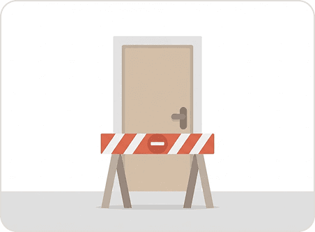 Puerta cerrada detrás de una barrera que representa un inmueble no disponible.